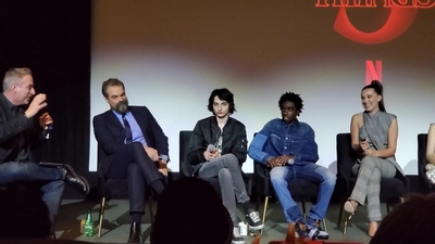 2020-01-11_-_Stranger_Things_Season_3_Q_and_A_mp40515.jpg