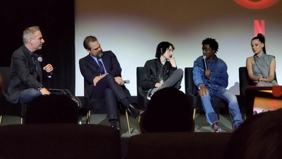 2020-01-11_-_Stranger_Things_Season_3_Q_and_A_mp40599.jpg