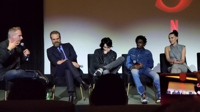 2020-01-11_-_Stranger_Things_Season_3_Q_and_A_mp40620.jpg