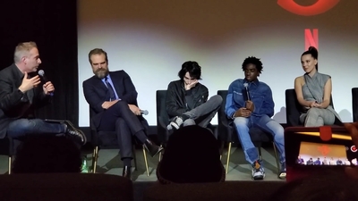 2020-01-11_-_Stranger_Things_Season_3_Q_and_A_mp40622.jpg