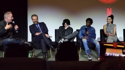 2020-01-11_-_Stranger_Things_Season_3_Q_and_A_mp40625.jpg