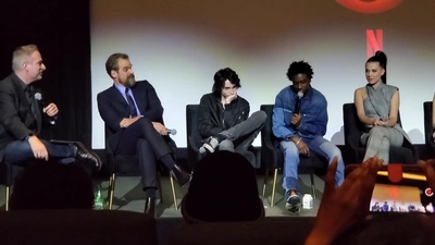 2020-01-11_-_Stranger_Things_Season_3_Q_and_A_mp40628.jpg