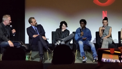 2020-01-11_-_Stranger_Things_Season_3_Q_and_A_mp40649.jpg