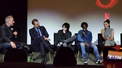 2020-01-11_-_Stranger_Things_Season_3_Q_and_A_mp40663.jpg