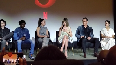 2020-01-11_-_Stranger_Things_Season_3_Q_and_A_mp40739.jpg