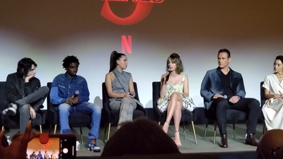 2020-01-11_-_Stranger_Things_Season_3_Q_and_A_mp40746.jpg