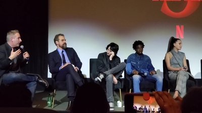 2020-01-11_-_Stranger_Things_Season_3_Q_and_A_mp40771.jpg