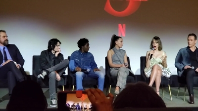 2020-01-11_-_Stranger_Things_Season_3_Q_and_A_mp40774.jpg