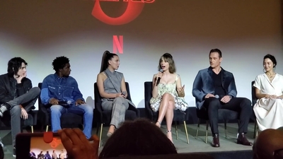2020-01-11_-_Stranger_Things_Season_3_Q_and_A_mp40778.jpg
