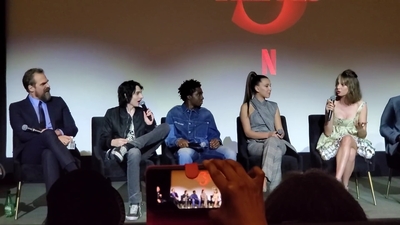 2020-01-11_-_Stranger_Things_Season_3_Q_and_A_mp40794.jpg