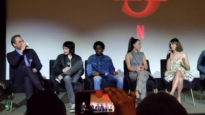 2020-01-11_-_Stranger_Things_Season_3_Q_and_A_mp40803.jpg