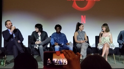 2020-01-11_-_Stranger_Things_Season_3_Q_and_A_mp40804.jpg