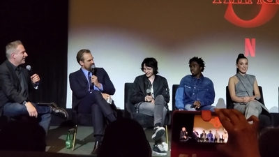 2020-01-11_-_Stranger_Things_Season_3_Q_and_A_mp40812.jpg