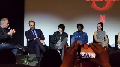 2020-01-11_-_Stranger_Things_Season_3_Q_and_A_mp40819.jpg