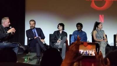 2020-01-11_-_Stranger_Things_Season_3_Q_and_A_mp40821.jpg