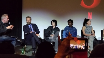 2020-01-11_-_Stranger_Things_Season_3_Q_and_A_mp40822.jpg