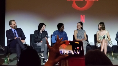 2020-01-11_-_Stranger_Things_Season_3_Q_and_A_mp40827.jpg