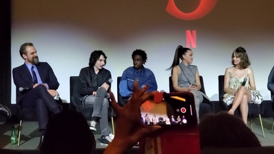 2020-01-11_-_Stranger_Things_Season_3_Q_and_A_mp40828.jpg