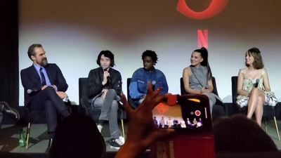 2020-01-11_-_Stranger_Things_Season_3_Q_and_A_mp40829.jpg