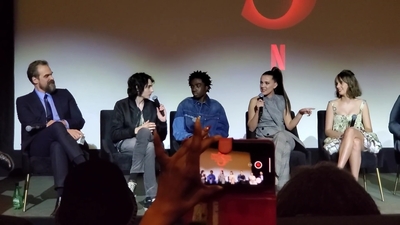 2020-01-11_-_Stranger_Things_Season_3_Q_and_A_mp40832.jpg