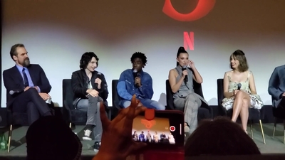 2020-01-11_-_Stranger_Things_Season_3_Q_and_A_mp40837.jpg