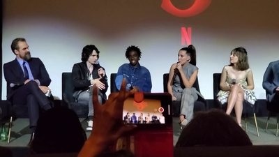 2020-01-11_-_Stranger_Things_Season_3_Q_and_A_mp40847.jpg