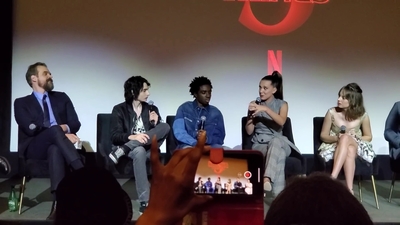 2020-01-11_-_Stranger_Things_Season_3_Q_and_A_mp40857.jpg