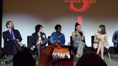 2020-01-11_-_Stranger_Things_Season_3_Q_and_A_mp40859.jpg