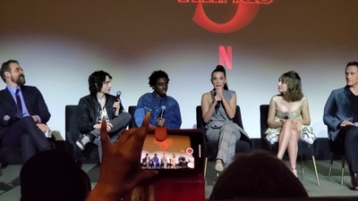2020-01-11_-_Stranger_Things_Season_3_Q_and_A_mp40861.jpg
