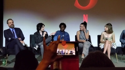 2020-01-11_-_Stranger_Things_Season_3_Q_and_A_mp40868.jpg