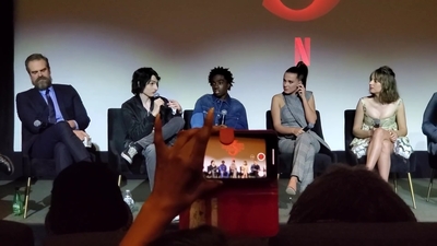 2020-01-11_-_Stranger_Things_Season_3_Q_and_A_mp40870.jpg