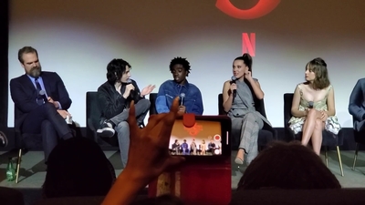 2020-01-11_-_Stranger_Things_Season_3_Q_and_A_mp40874.jpg