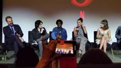 2020-01-11_-_Stranger_Things_Season_3_Q_and_A_mp40876.jpg