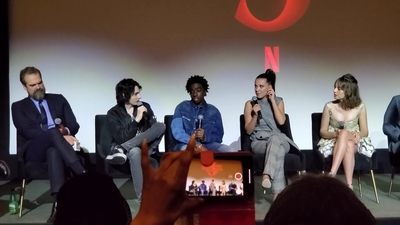 2020-01-11_-_Stranger_Things_Season_3_Q_and_A_mp40877.jpg