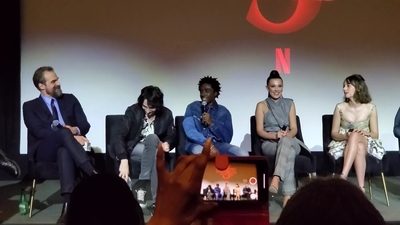 2020-01-11_-_Stranger_Things_Season_3_Q_and_A_mp40885.jpg