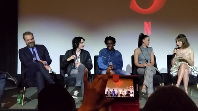 2020-01-11_-_Stranger_Things_Season_3_Q_and_A_mp40887.jpg