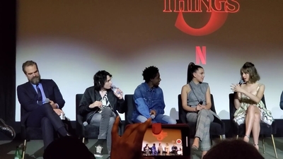 2020-01-11_-_Stranger_Things_Season_3_Q_and_A_mp40890.jpg