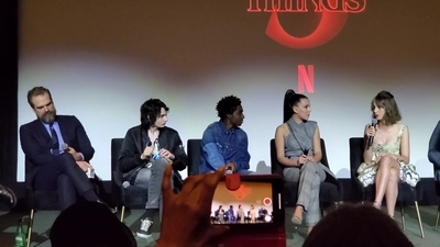 2020-01-11_-_Stranger_Things_Season_3_Q_and_A_mp40896.jpg