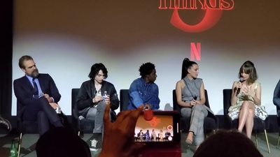 2020-01-11_-_Stranger_Things_Season_3_Q_and_A_mp40899.jpg