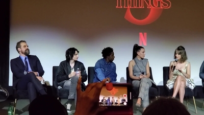 2020-01-11_-_Stranger_Things_Season_3_Q_and_A_mp40901.jpg