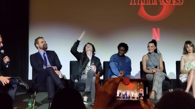 2020-01-11_-_Stranger_Things_Season_3_Q_and_A_mp40907.jpg
