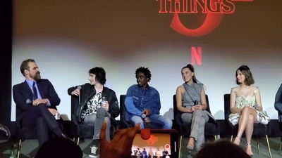2020-01-11_-_Stranger_Things_Season_3_Q_and_A_mp40911.jpg