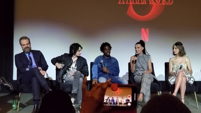 2020-01-11_-_Stranger_Things_Season_3_Q_and_A_mp40921.jpg