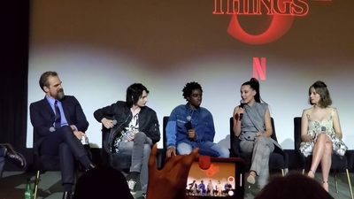 2020-01-11_-_Stranger_Things_Season_3_Q_and_A_mp40922.jpg