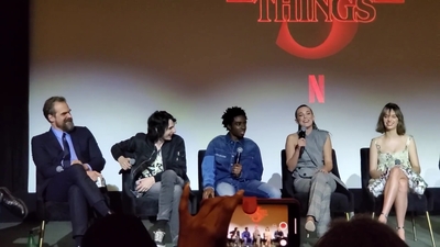 2020-01-11_-_Stranger_Things_Season_3_Q_and_A_mp40925.jpg