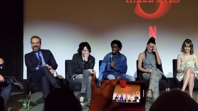 2020-01-11_-_Stranger_Things_Season_3_Q_and_A_mp40933.jpg