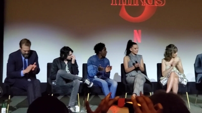 2020-01-11_-_Stranger_Things_Season_3_Q_and_A_mp41078.jpg