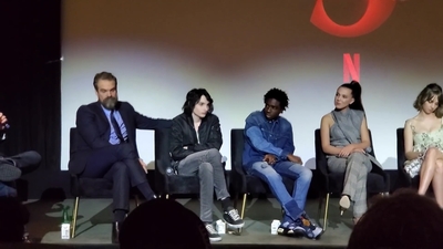 2020-01-11_-_Stranger_Things_Season_3_Q_and_A_mp41214.jpg