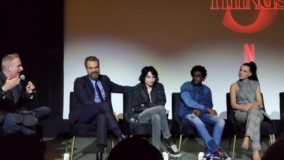 2020-01-11_-_Stranger_Things_Season_3_Q_and_A_mp41220.jpg
