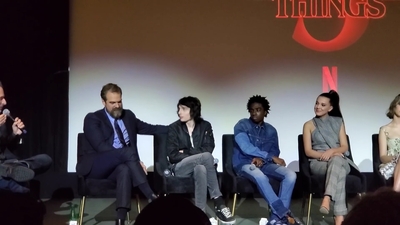2020-01-11_-_Stranger_Things_Season_3_Q_and_A_mp41222.jpg